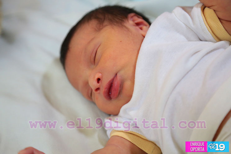 Embarazada con zika da a luz a bebé sano
